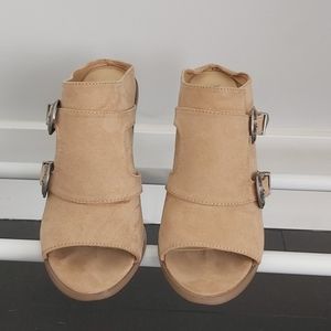 FOREVER 21 tan mules with buckles